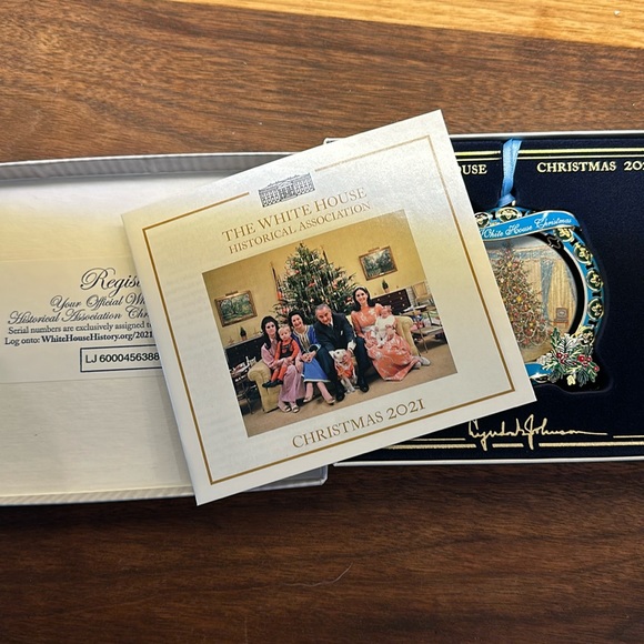 Official White House Gold ornament new in box - Picture 2 of 5